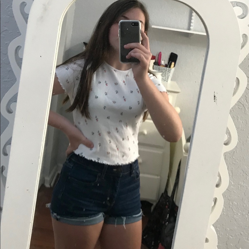 ❗️SOLD❗️🌻 NWOT h&m flower crop top tee